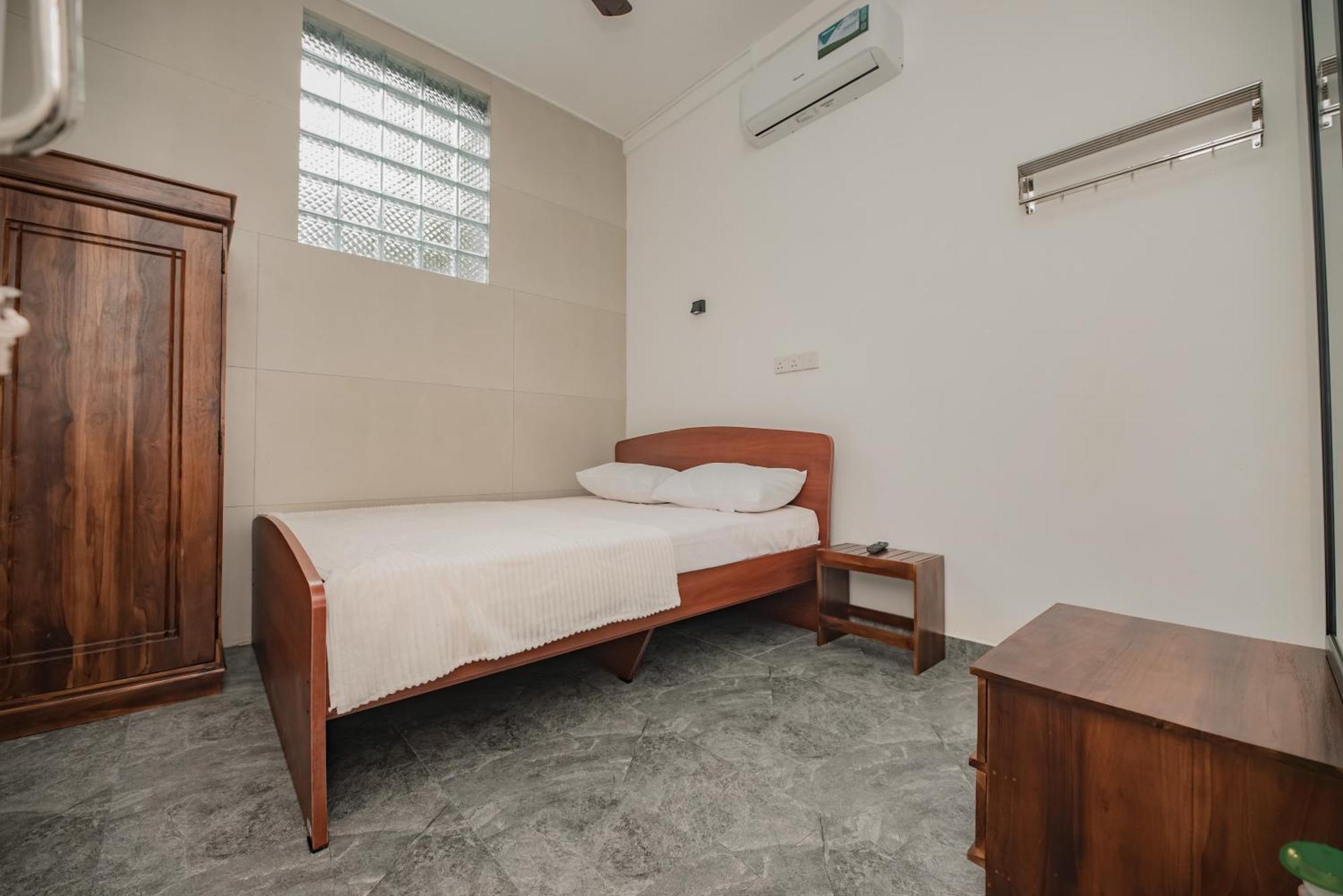 Nnr Wattala Hotel Exterior photo