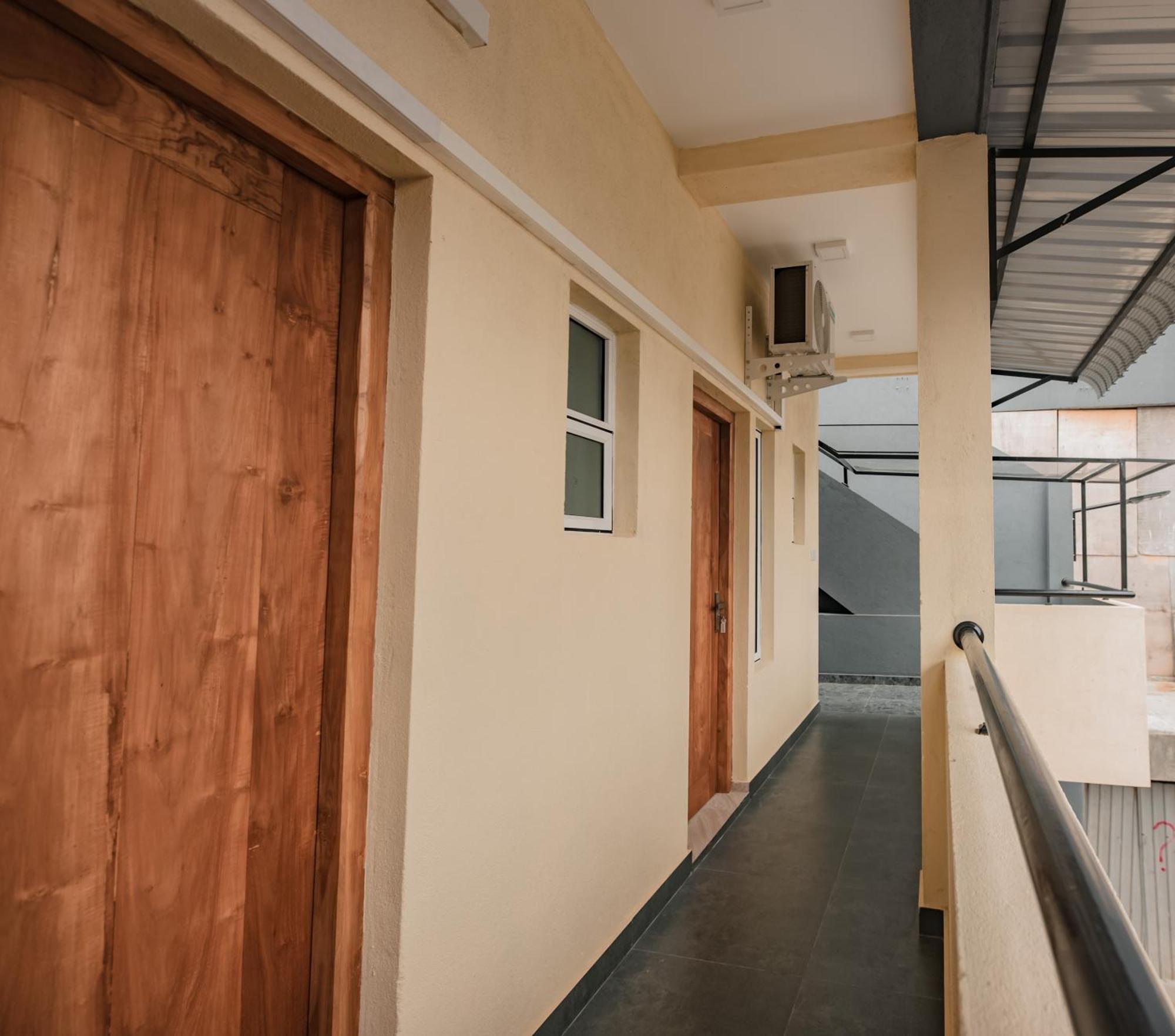 Nnr Wattala Hotel Exterior photo