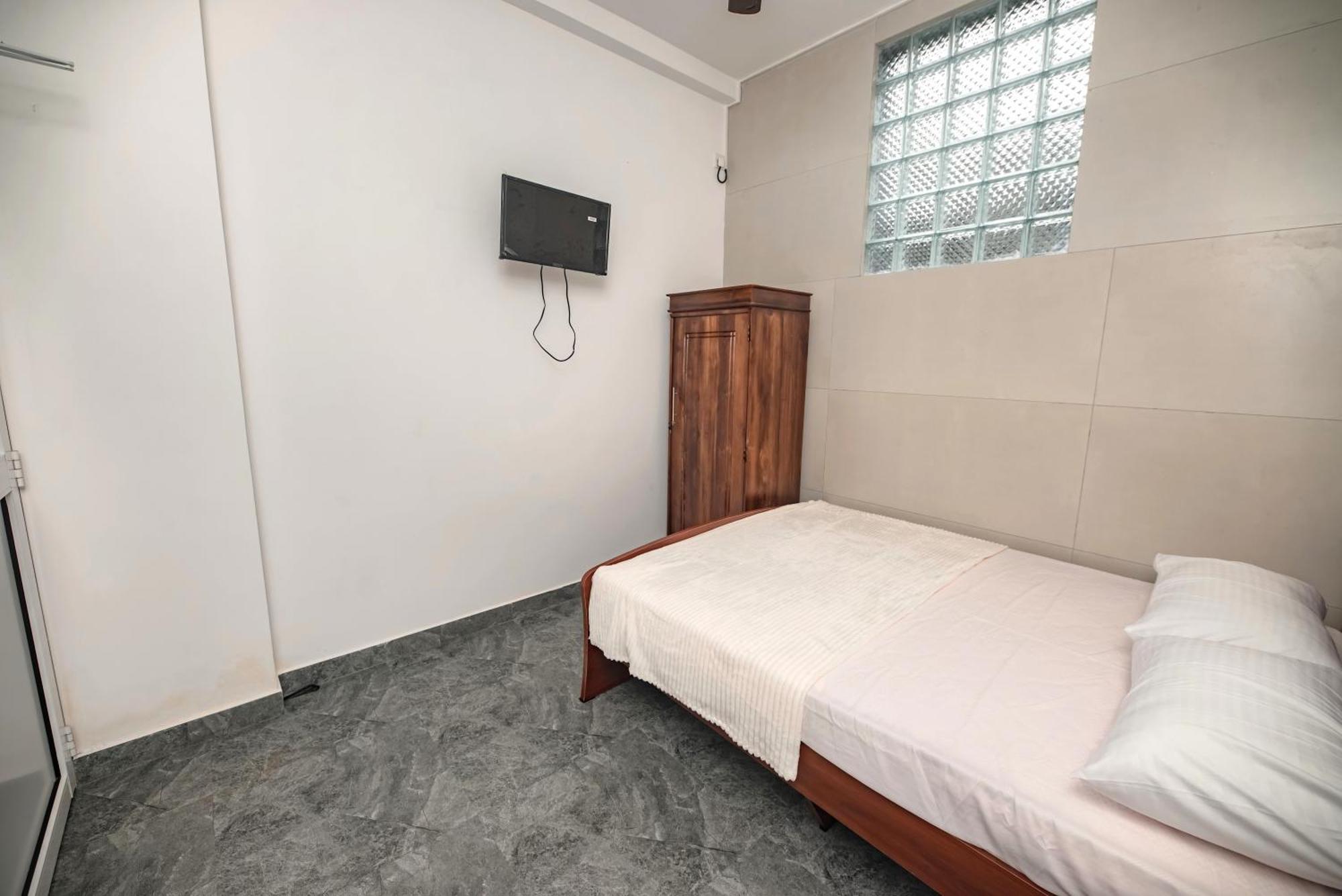 Nnr Wattala Hotel Exterior photo